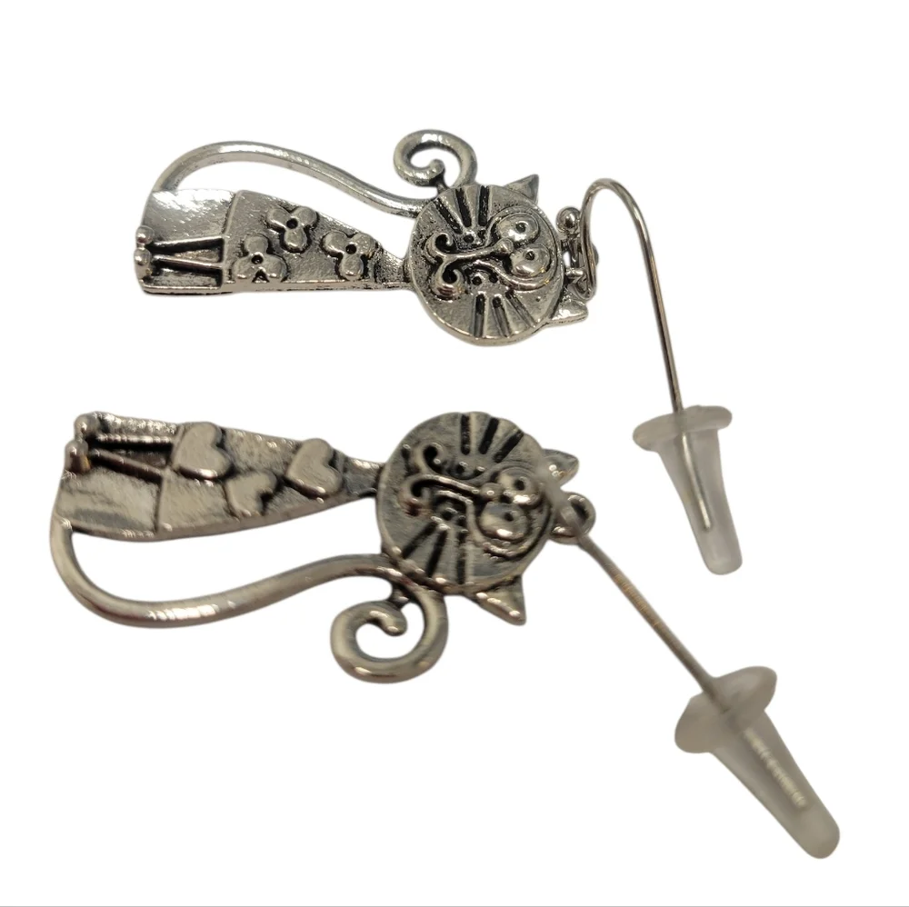 Whimsical Cat Earrings - Picture 4 of 6